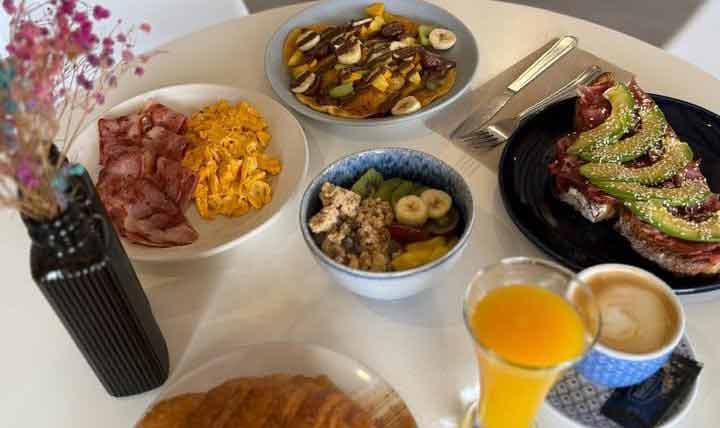 Síguenos en redes sociales